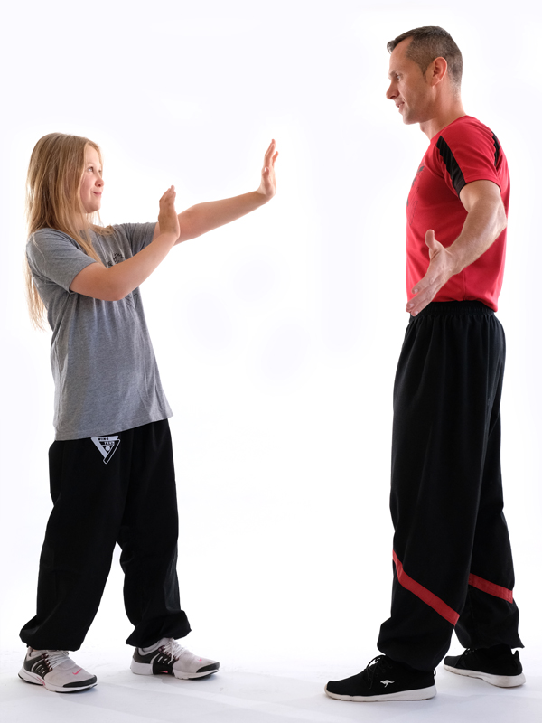 Kindertraining für Mädchen und Jungs ab 6 in Fachschule für Stuttgart Wing Tsun Wing Chun Wing Tzun Ving Tsun